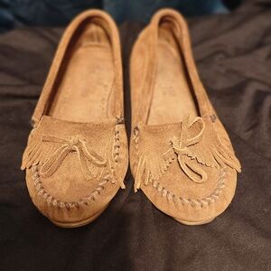 Minnetonka Tan Moccasins Soft Leather Slip-On
